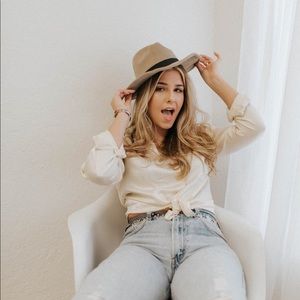 Meet your seller! Hi, I’m Rachel!